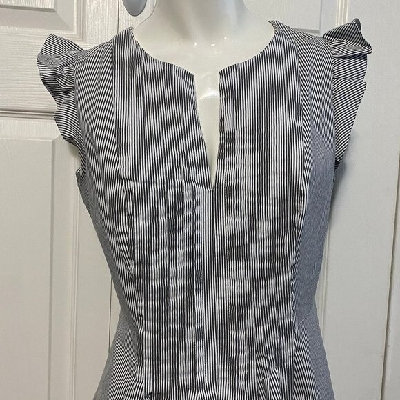 CECE Pleated Flutter Sleeve Dress Grey & White Striped Sz 6 - Picture 10 of 10